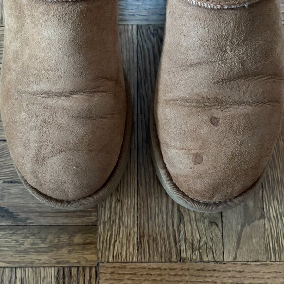 UGG Classic Ultra Mini Boots - Picture 2 of 8